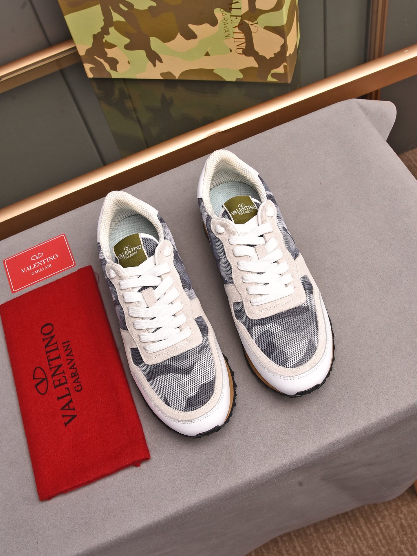 Valentino Garavani Rockrunner camouflage-print sneakers 10 - vstockx
