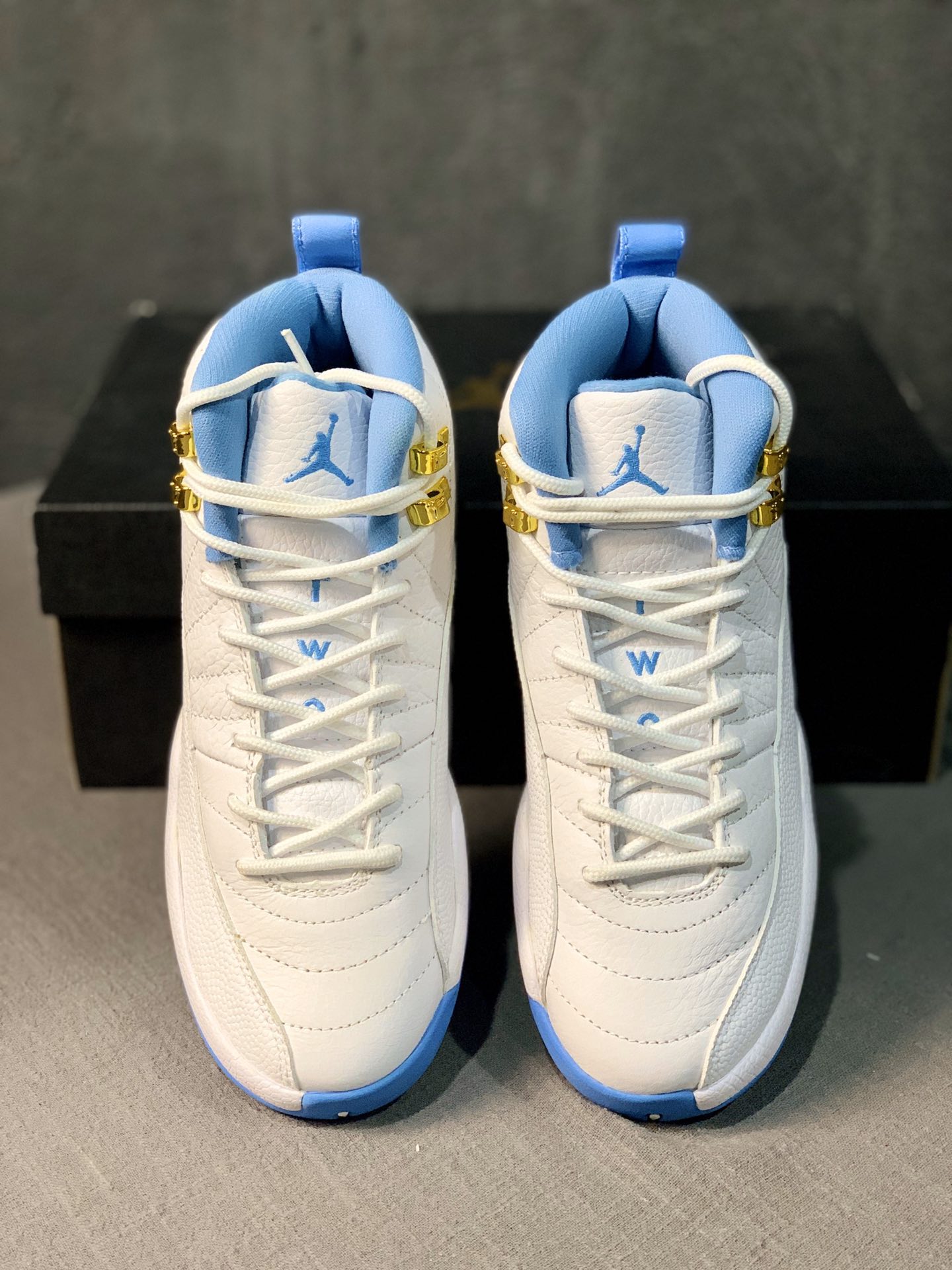 Jordan 12 Retro University Blue 2016 - vstockx