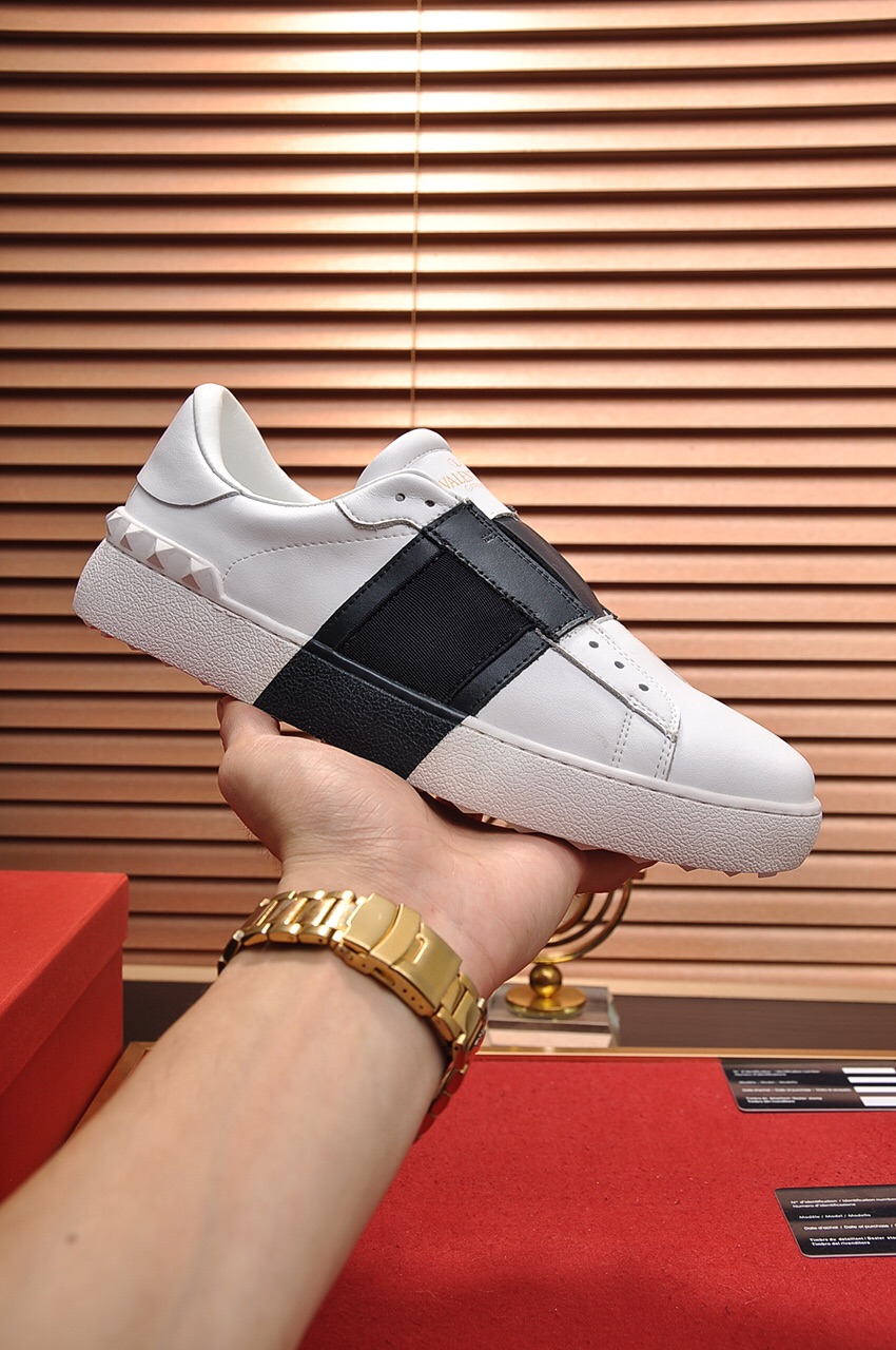 Valentino Garavani Rockstud Untitled calfskin sneaker 17 - vstockx