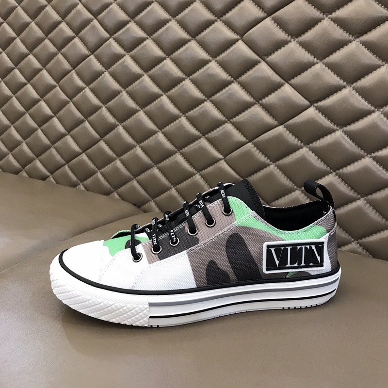 Valentino Garavani Giggies VLTN TIMES low-top sneakers 15 - vstockx