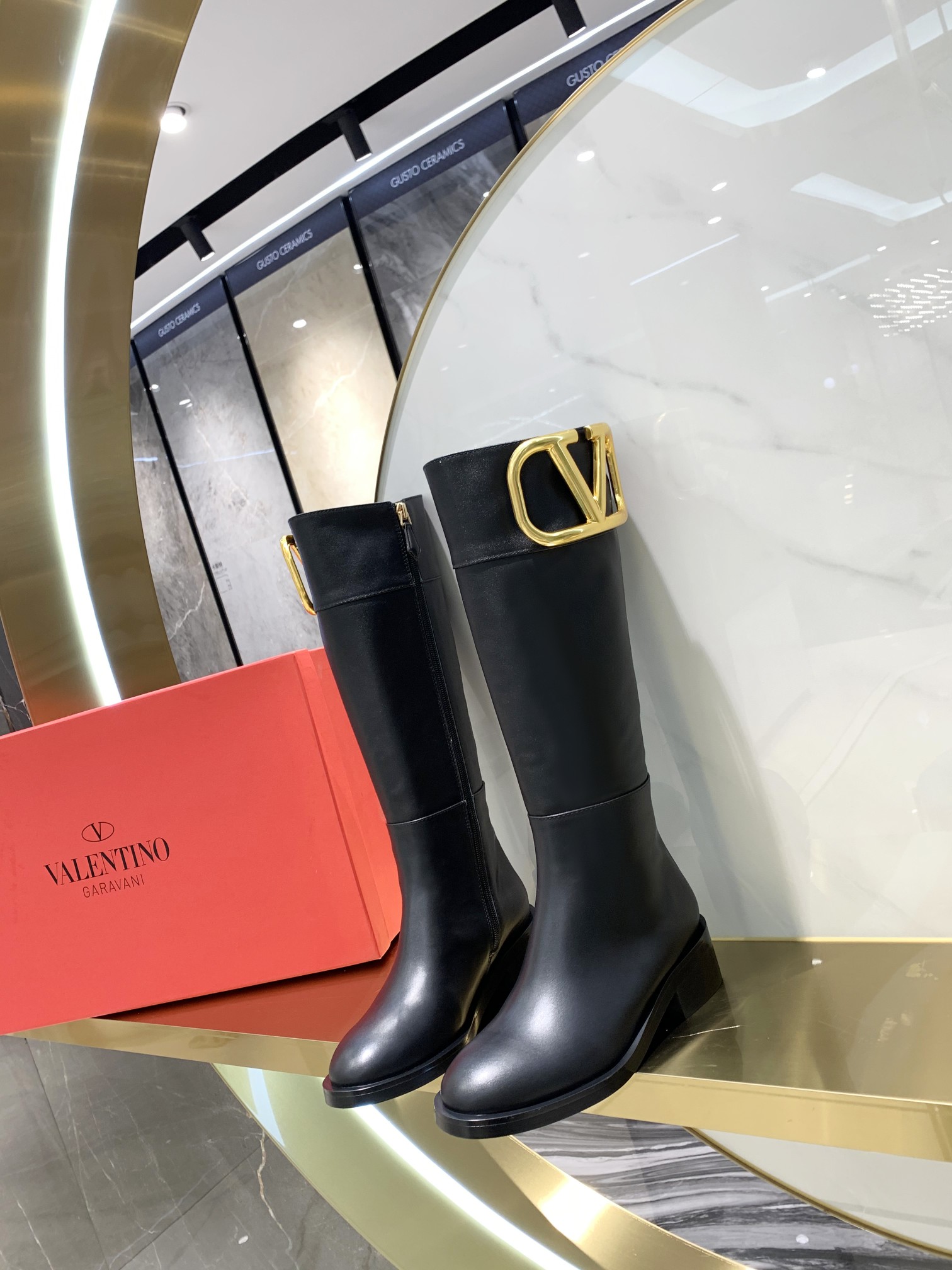 VALENTINO GARAVANI Roman Stud WOMEN 24 - vstockx