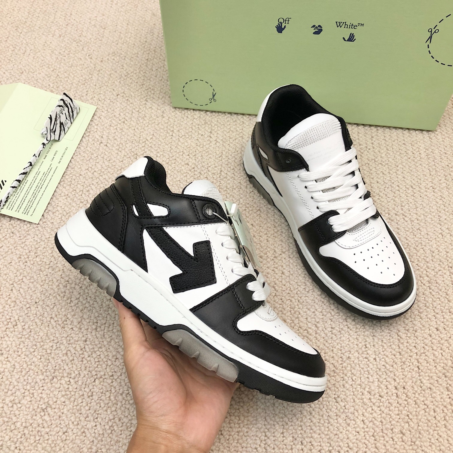 OFF-WHITE Out Of Office OOO Low Tops White Black White - vstockx