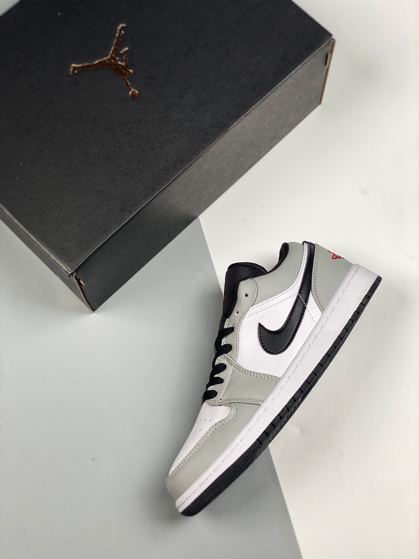 Jordan 1 Low Light Smoke Grey - vstockx