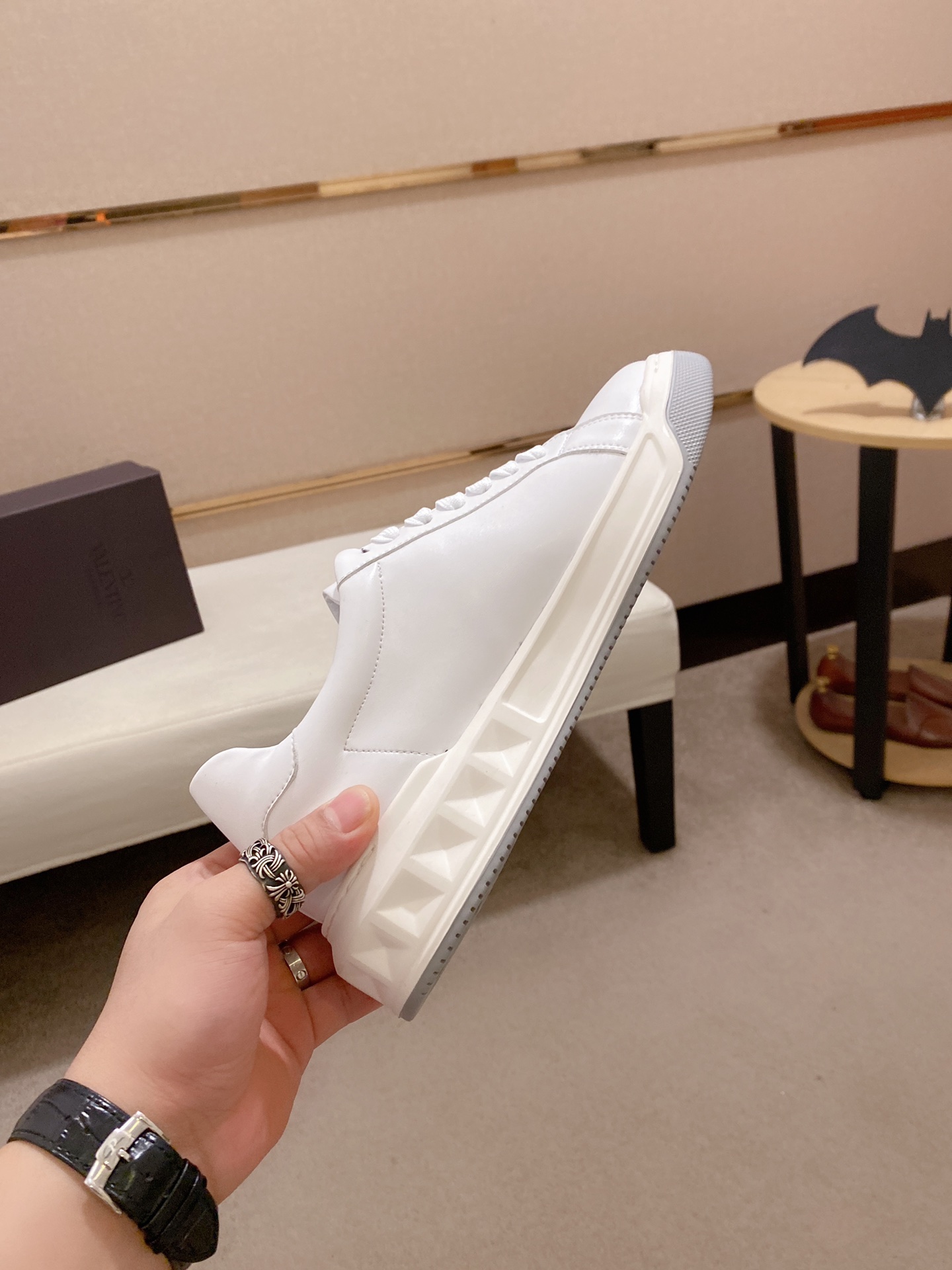 Valentino Garavani Low-top sneakers 9 - vstockx