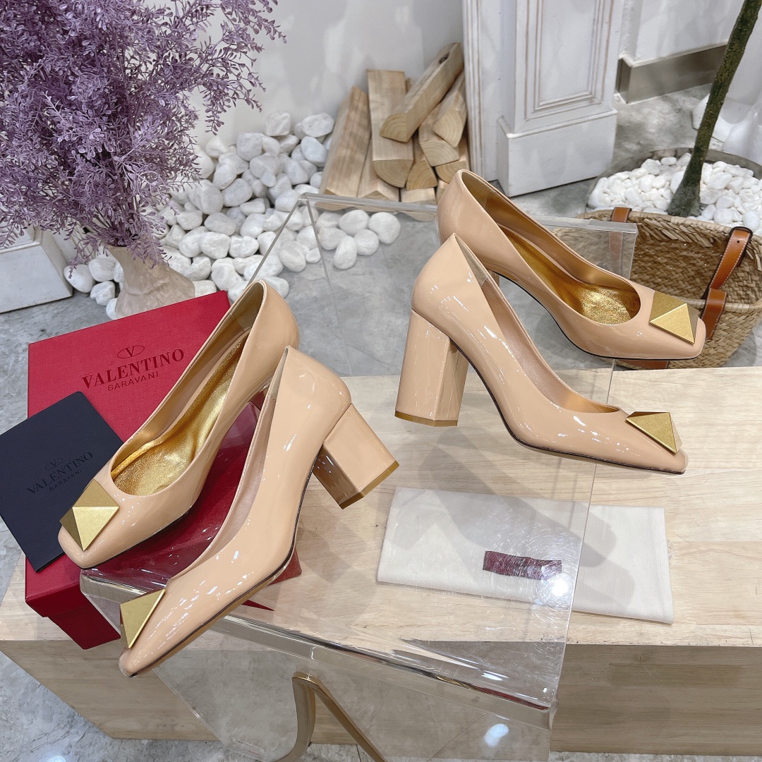 VALENTINO GARAVANI Roman Stud WOMEN 18 - vstockx