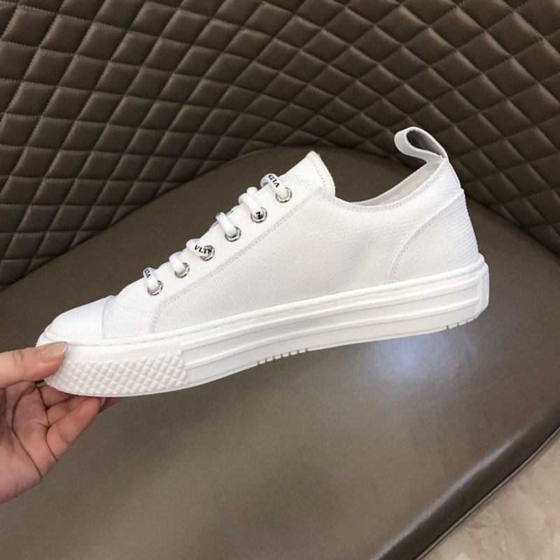 Valentino Garavani Giggies VLTN TIMES low-top sneakers 19 - vstockx