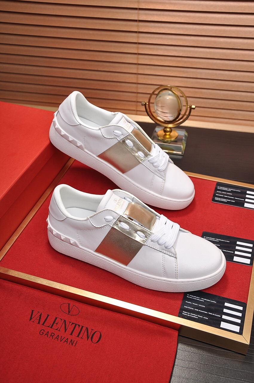 Valentino Garavani Rockstud Untitled calfskin sneaker 31 - vstockx