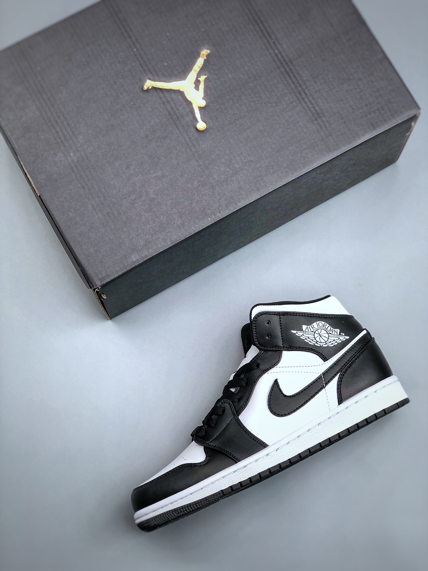 Jordan 1 Mid Panda (W) - vstockx