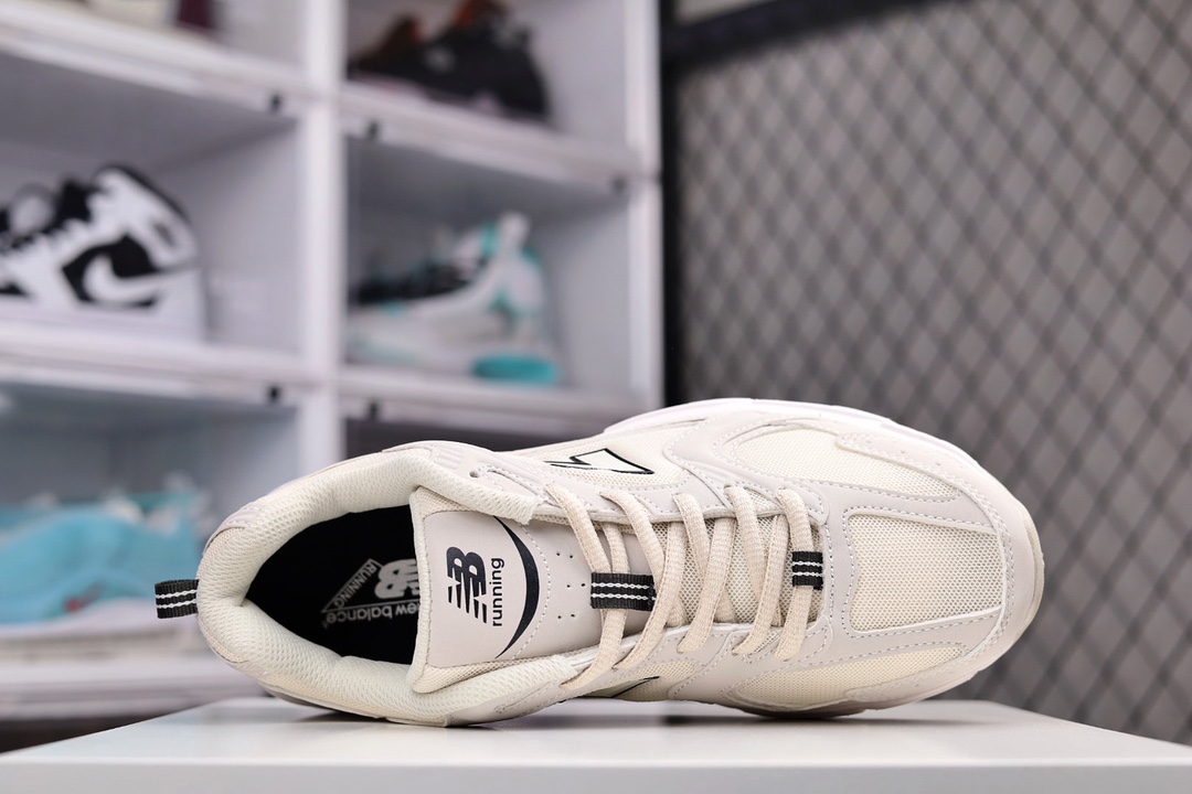 New Balance 530 Ivory - vstockx