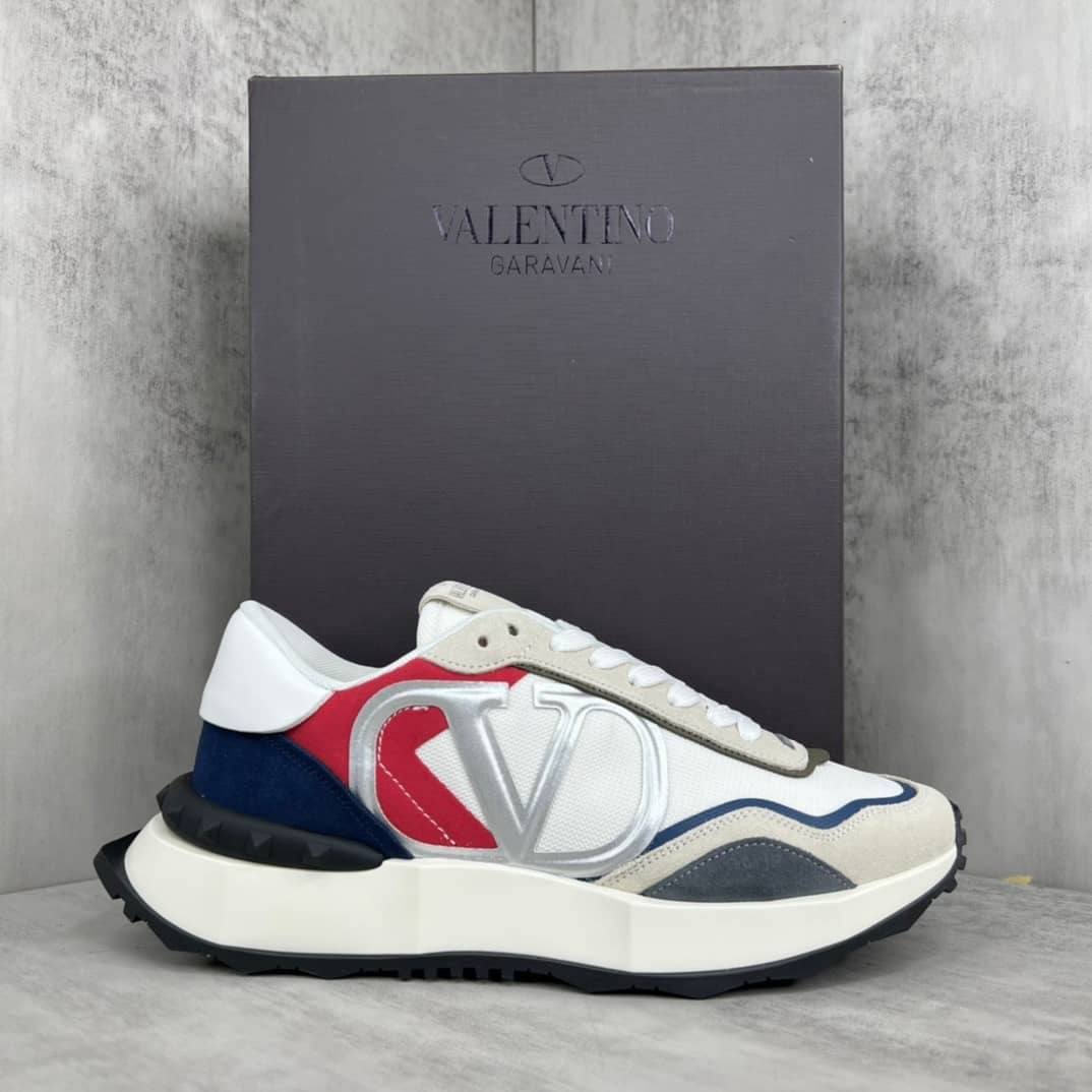 Valentino Garavani Vlogo Pace low-top sneaker in split leather, fabric and calfskin - vstockx