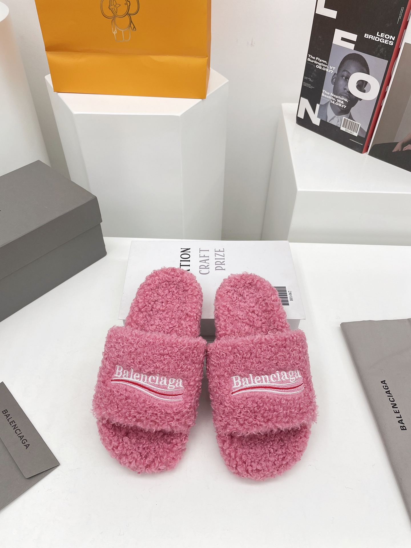 Balenciaga women 4 - vstockx