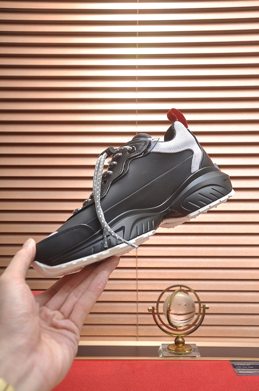 Valentino Garavani Low-top sneakers 17 - vstockx