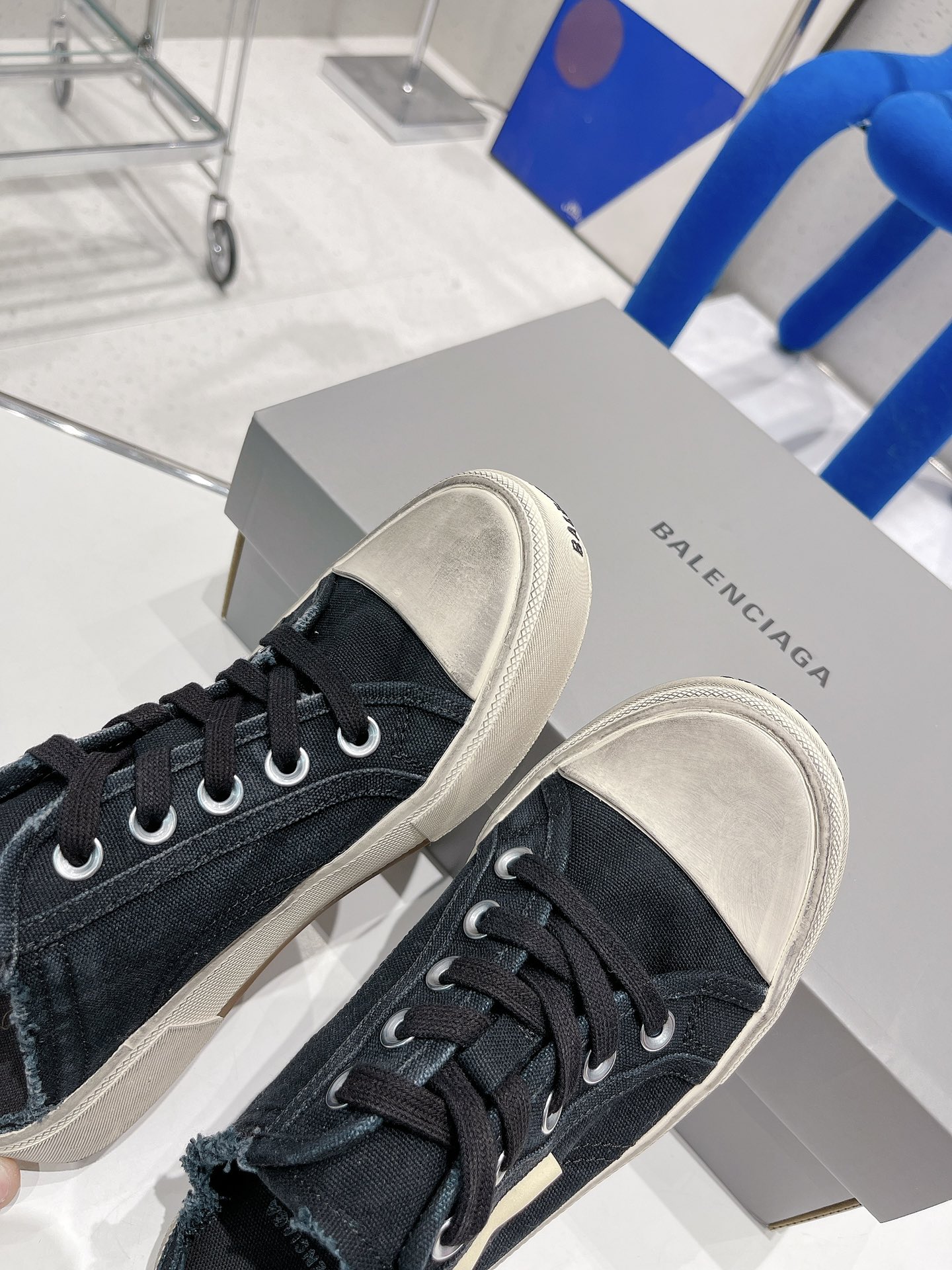 Balenciaga Paris Sneaker 3 - vstockx