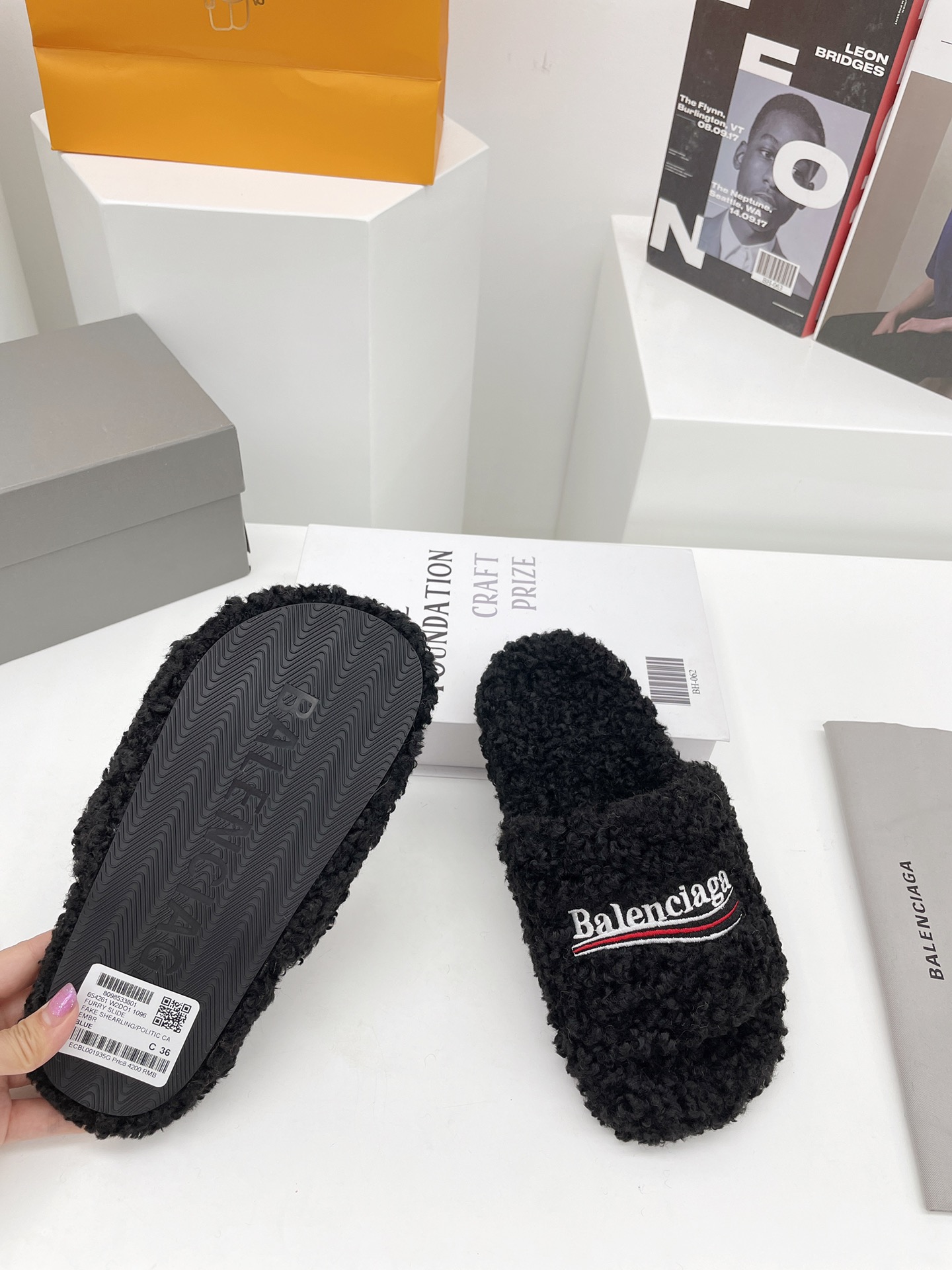 Balenciaga women 4 - vstockx