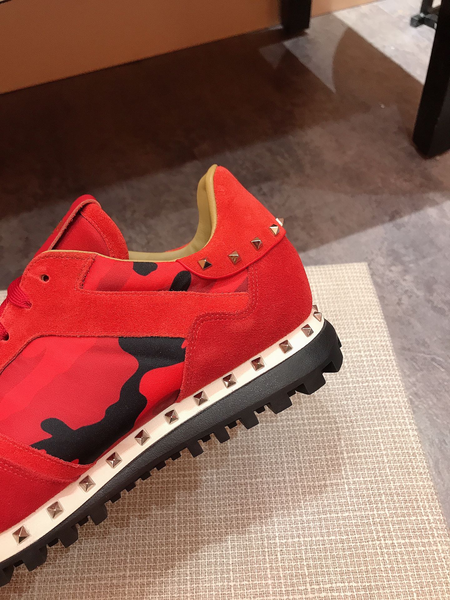 Valentino Garavani Rockrunner camouflage-print sneakers 18 - vstockx