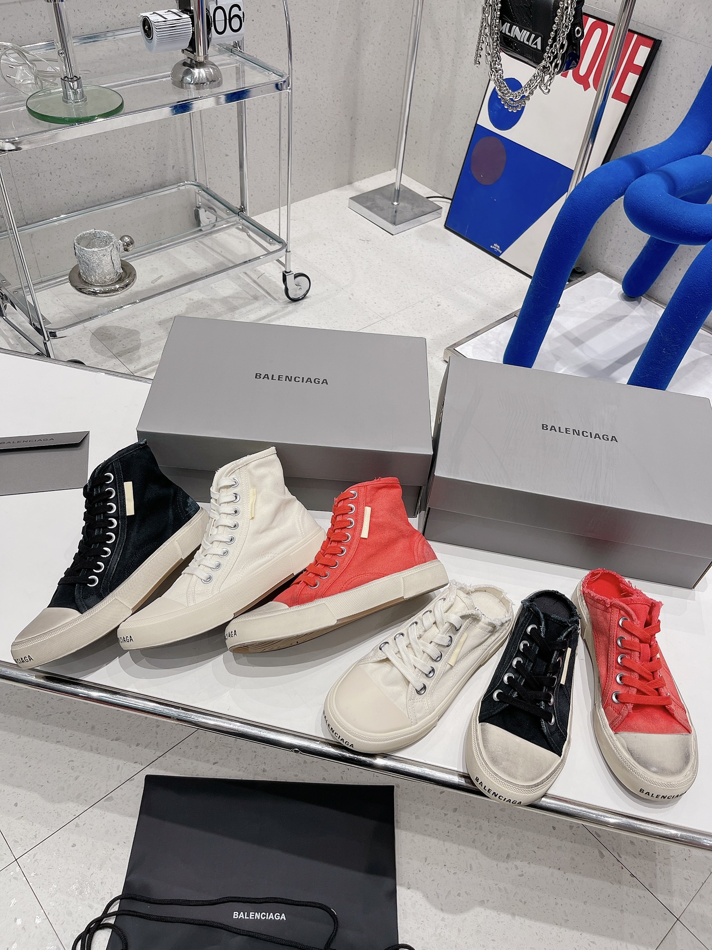 Balenciaga Paris Sneaker 3 - vstockx