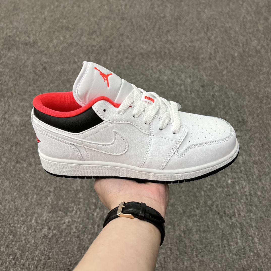 Jordan 1 Low White Black Infrared (GS) - vstockx