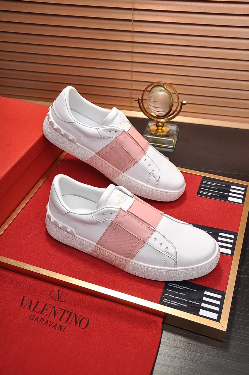 Valentino Garavani Rockstud Untitled calfskin sneaker 18 - vstockx