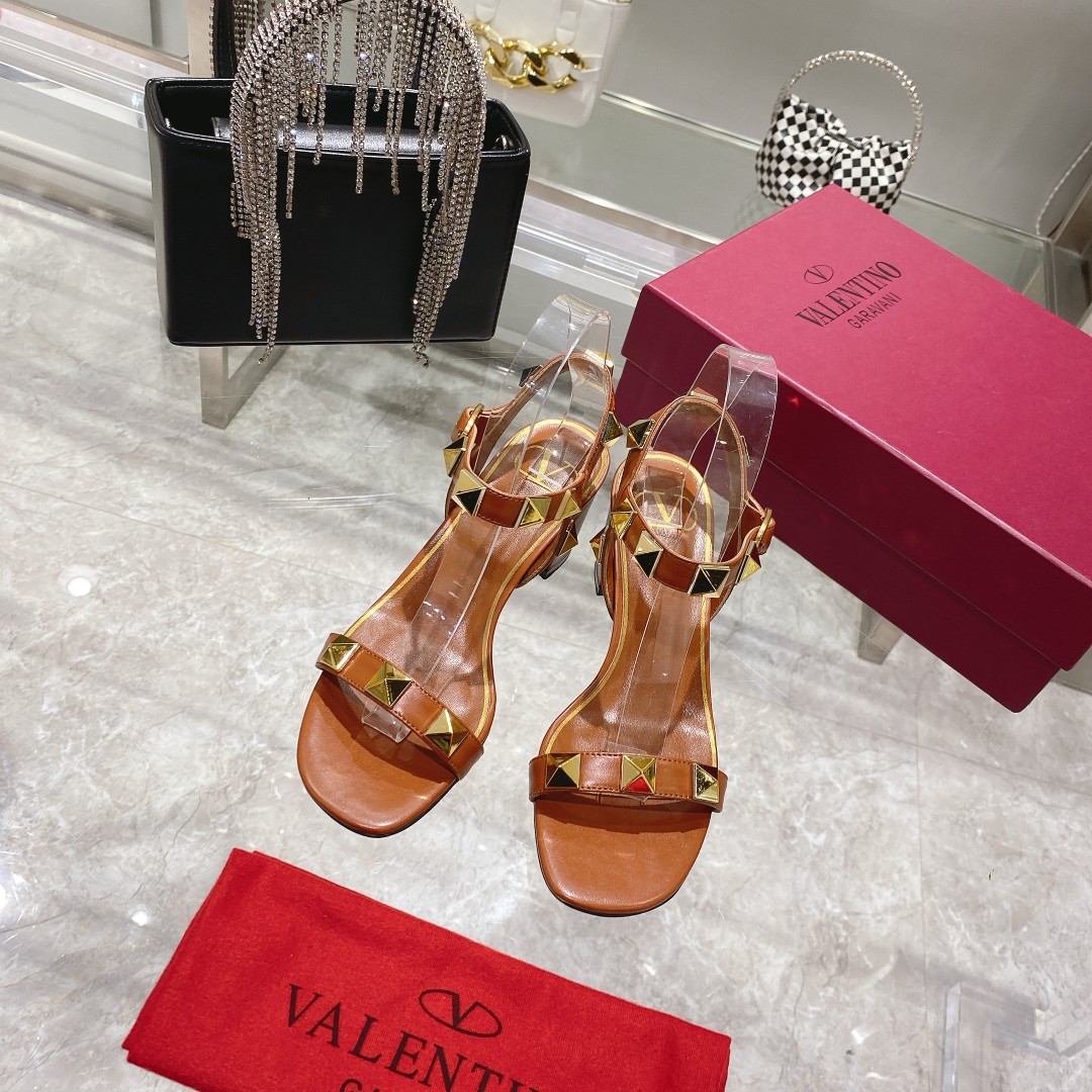 VALENTINO GARAVANI ROMAN STUD WOMEN 10 - vstockx