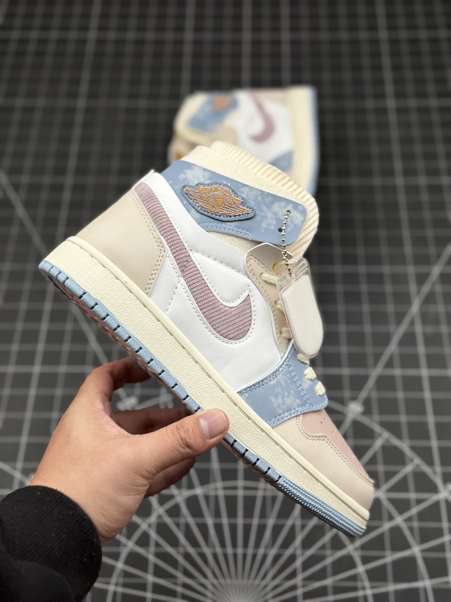 Jordan 1 High Zoom Air CMFT Pink Oxford (W) - vstockx