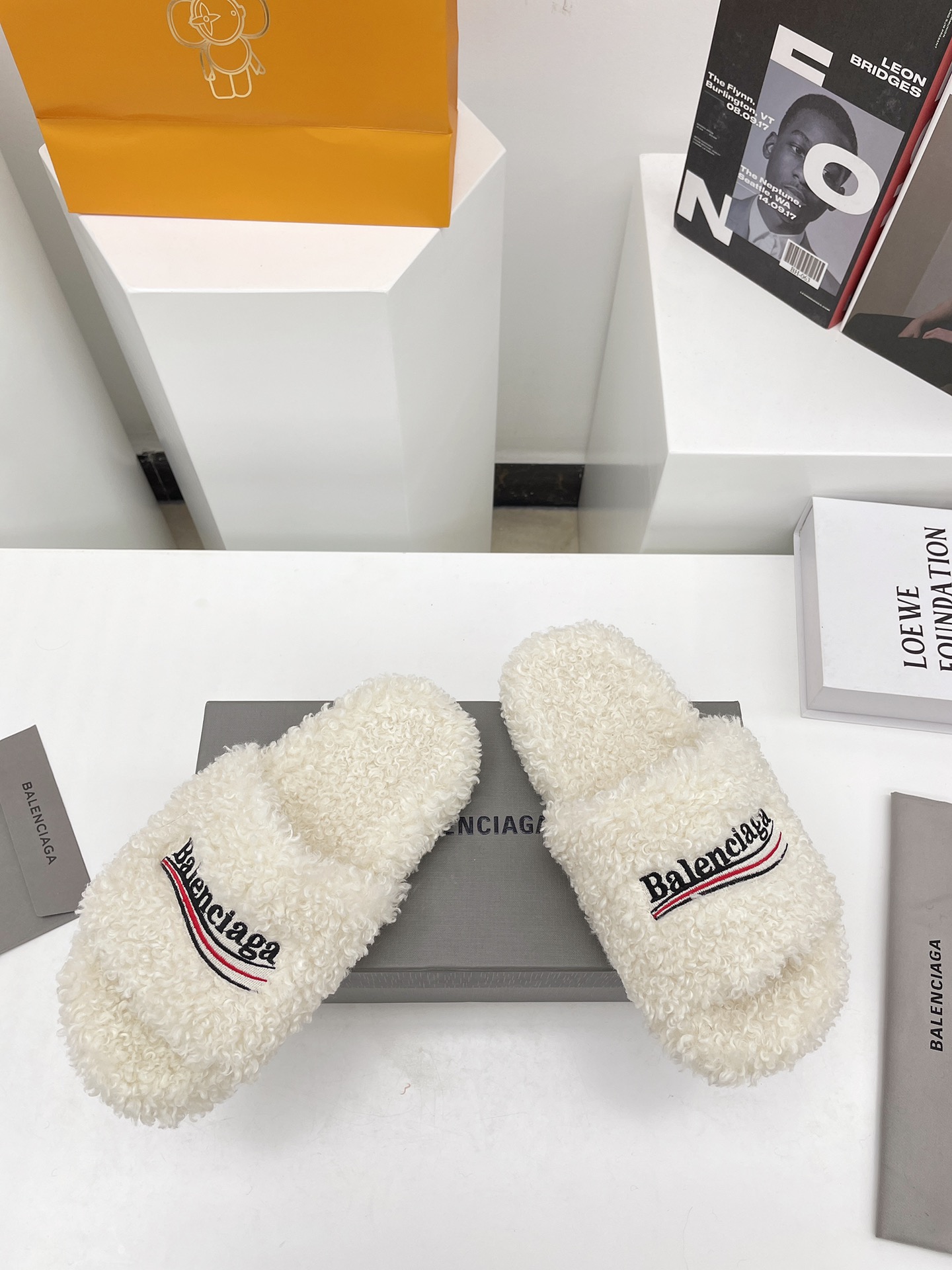 Balenciaga women 4 - vstockx