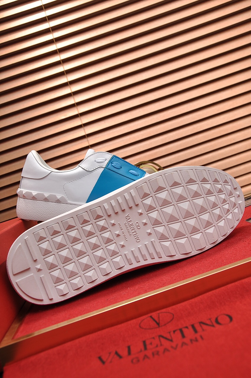 Valentino Garavani Rockstud Untitled calfskin sneaker 25 - vstockx