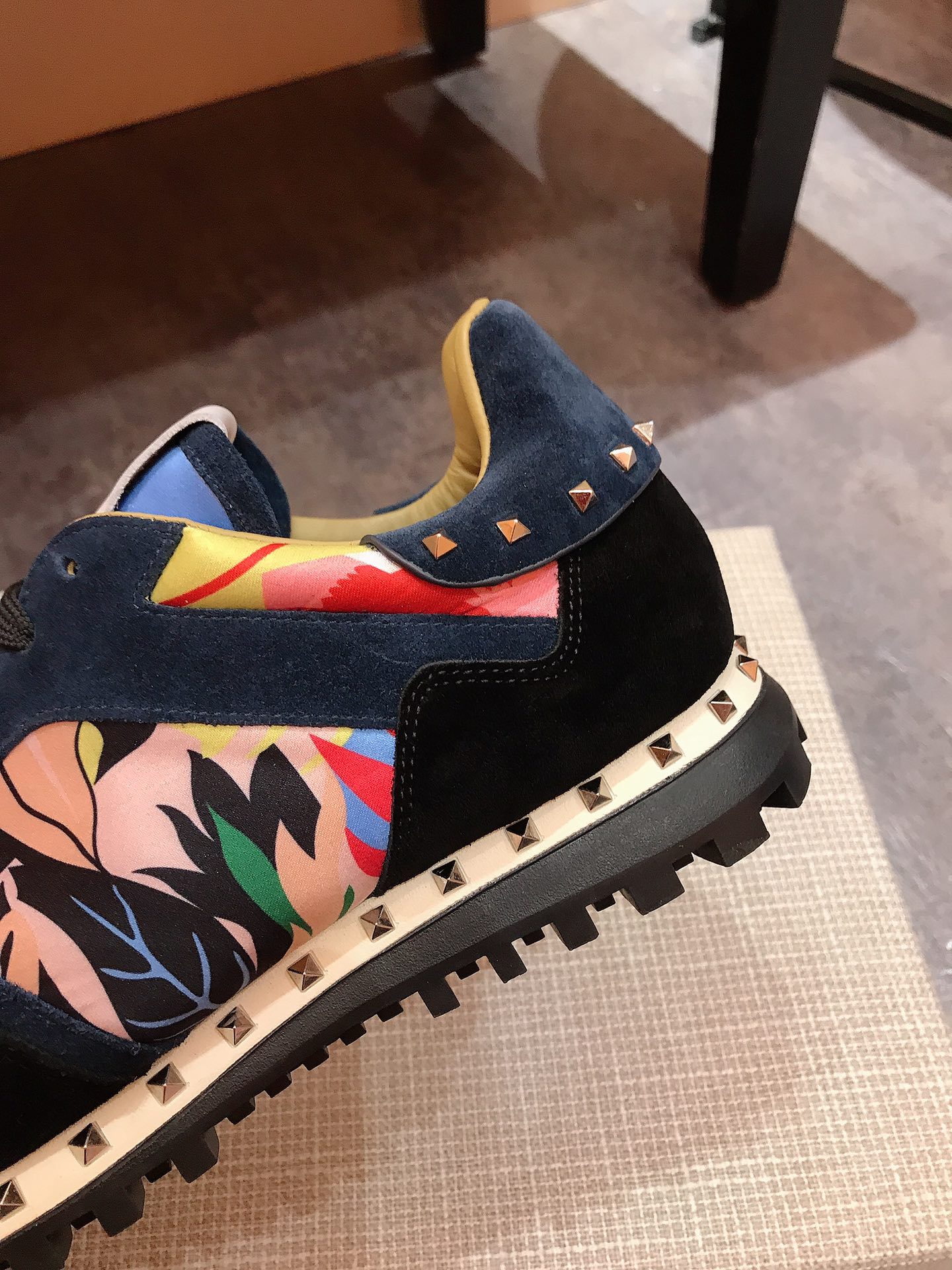 Valentino Garavani Rockrunner camouflage-print sneakers 21 - vstockx