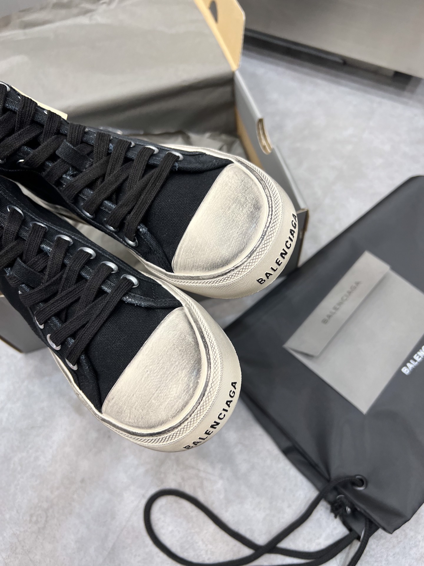 Balenciaga Paris Sneaker 4 - vstockx