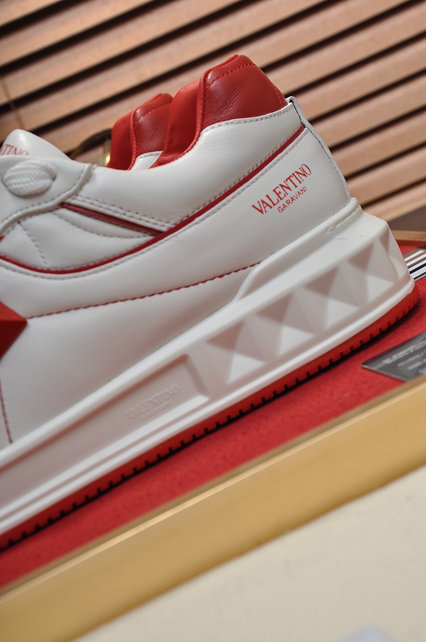 Valentino Garavani One Stud Low-top sneakers 10 - vstockx