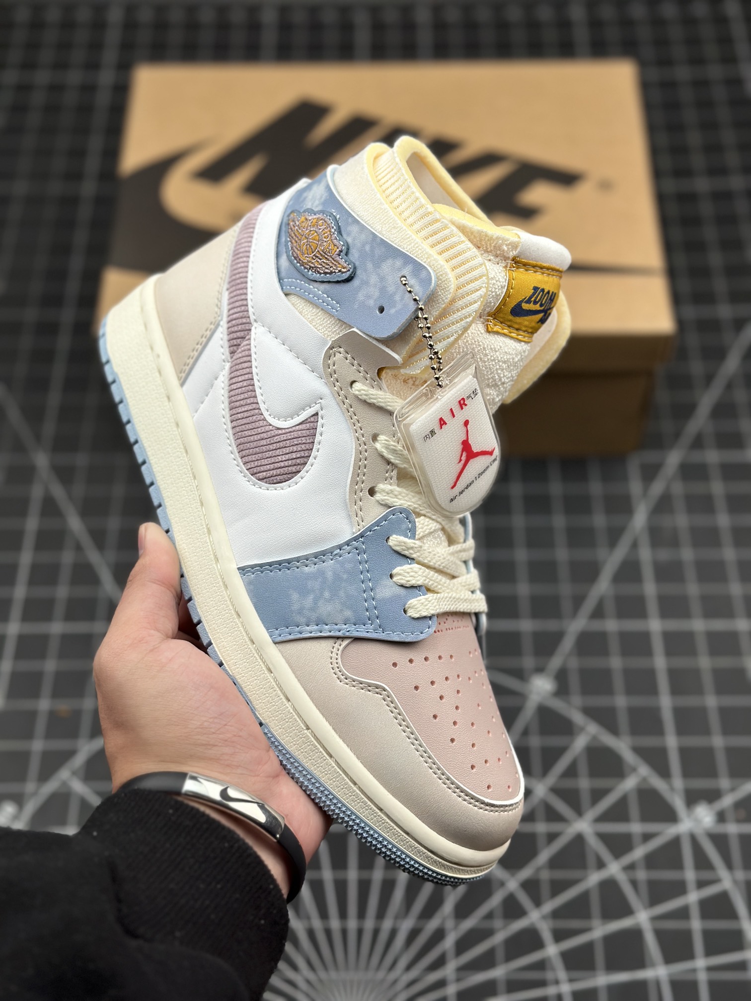 Jordan 1 High Zoom Air CMFT Pink Oxford (W) - vstockx