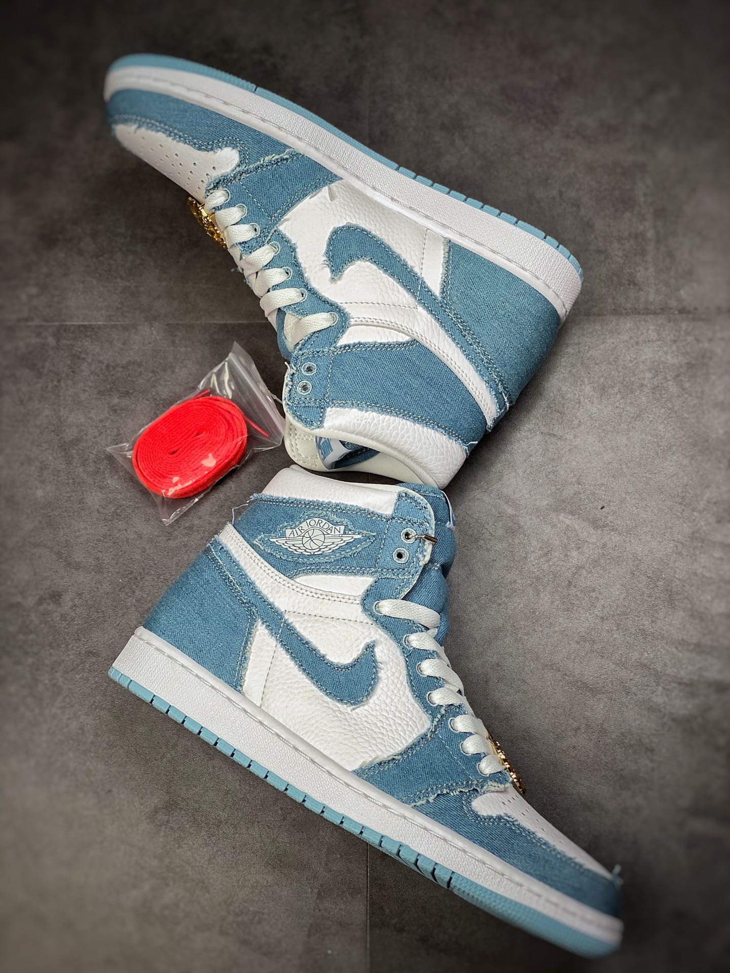 Jordan 1 High OG Denim (W) - vstockx