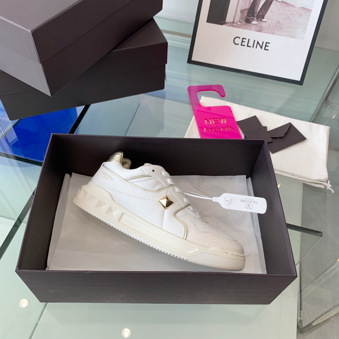 VALENTINO GARAVANI ONE STUD SNEAKER 5 - vstockx