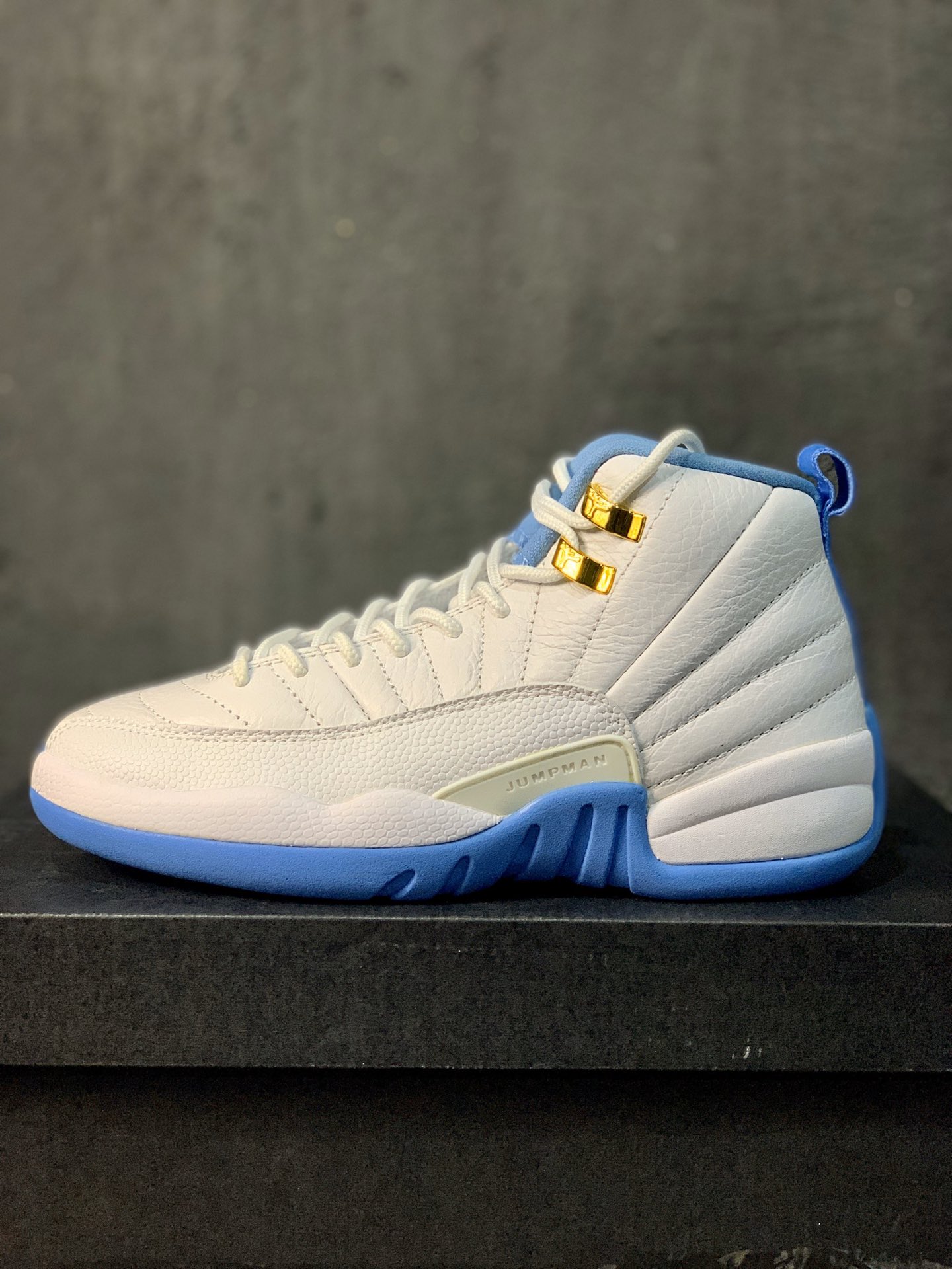Jordan 12 Retro University Blue 2016 - vstockx