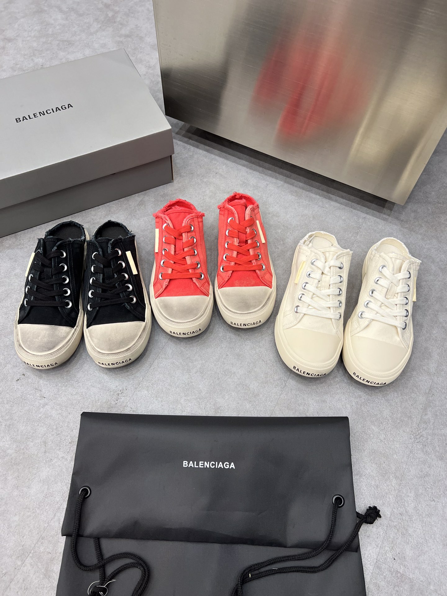Balenciaga Paris Sneaker 4 - vstockx