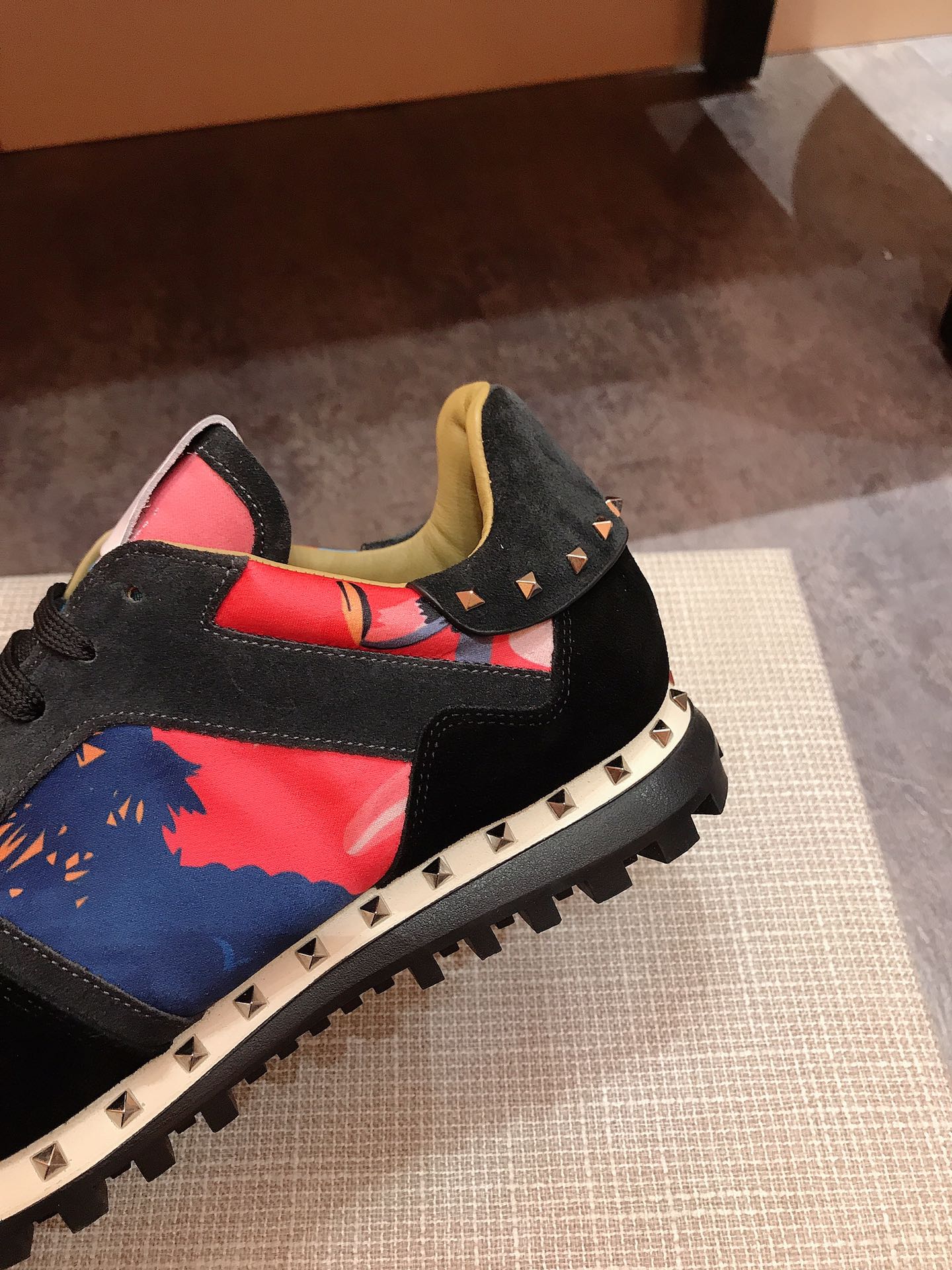 Valentino Garavani Rockrunner camouflage-print sneakers 19 - vstockx