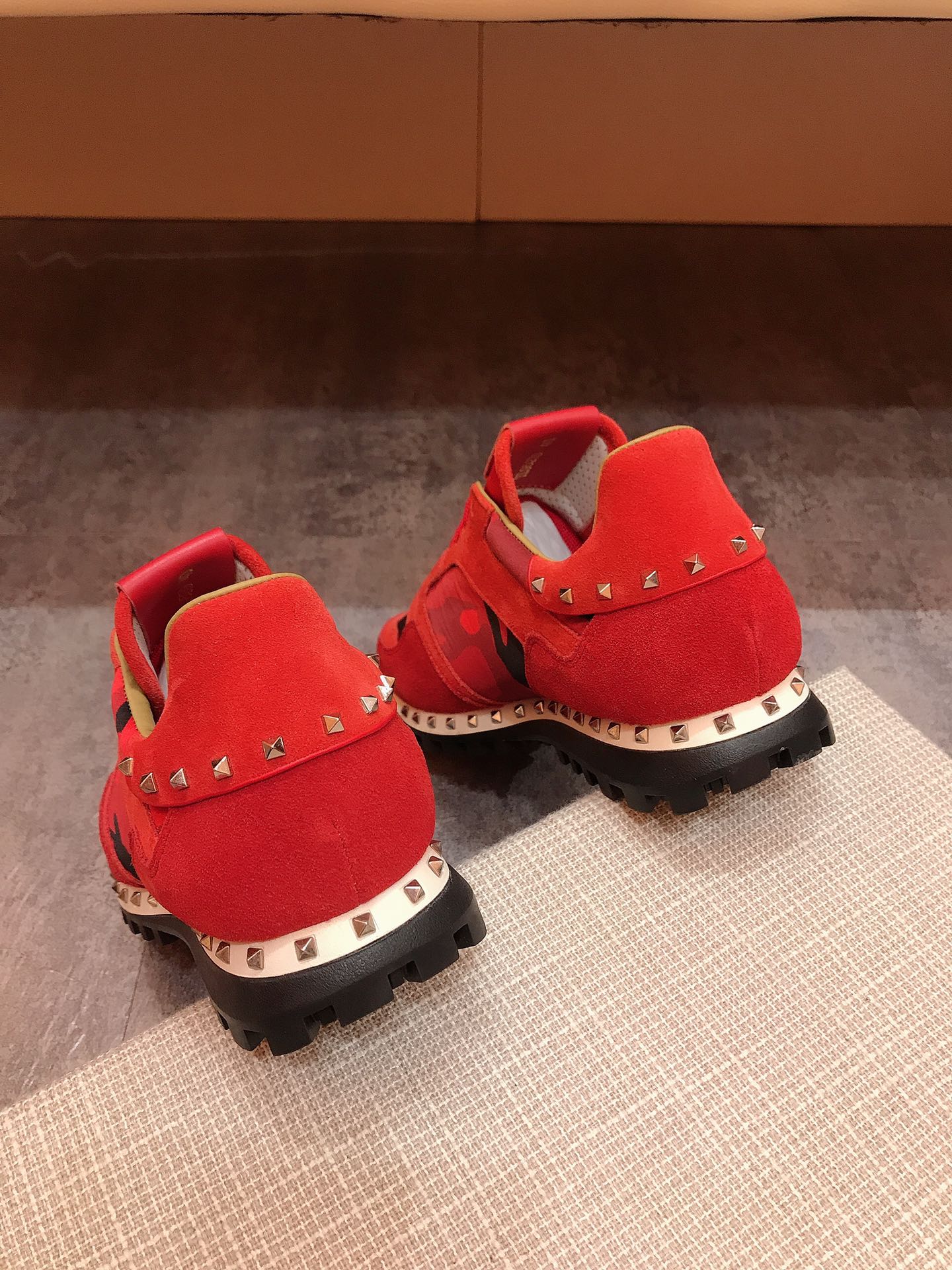 Valentino Garavani Rockrunner camouflage-print sneakers 18 - vstockx