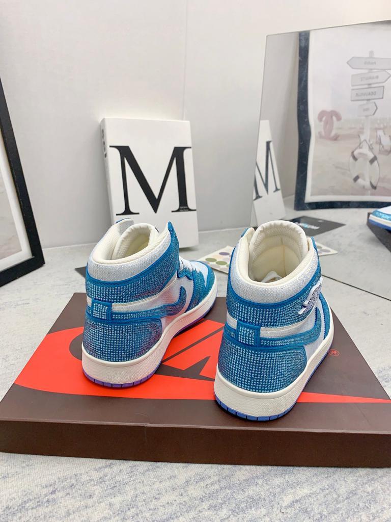 Jordan 1 white Blue full diamond custom - vstockx
