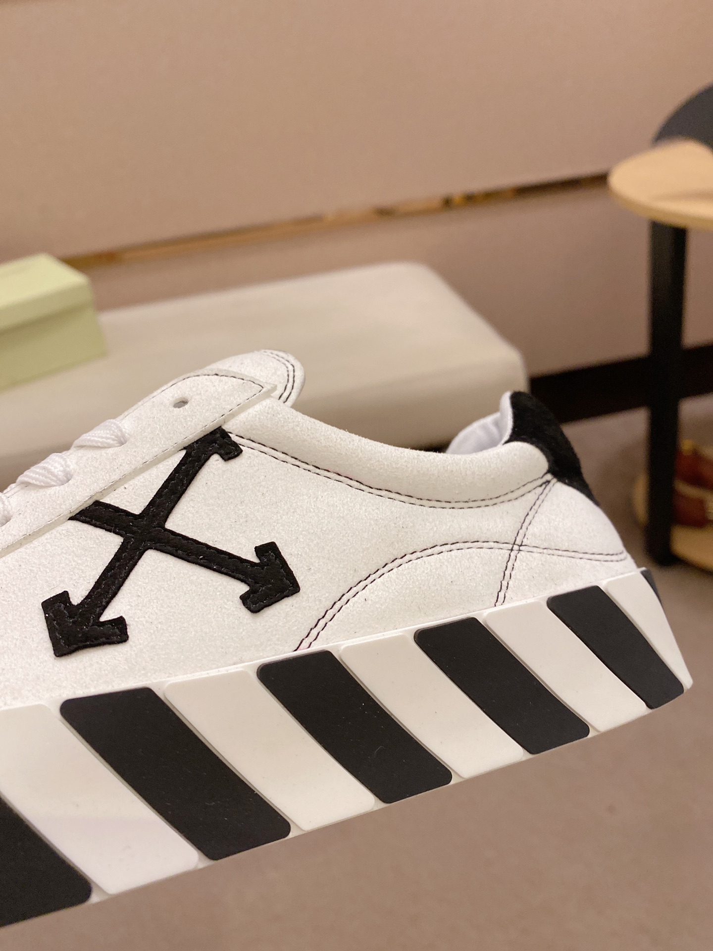 Off-White Low Vulc White Black (W) - vstockx