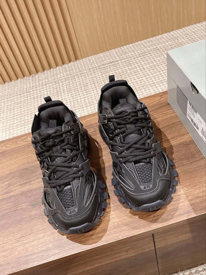 Balenciaga Track Clear Sole Black - vstockx