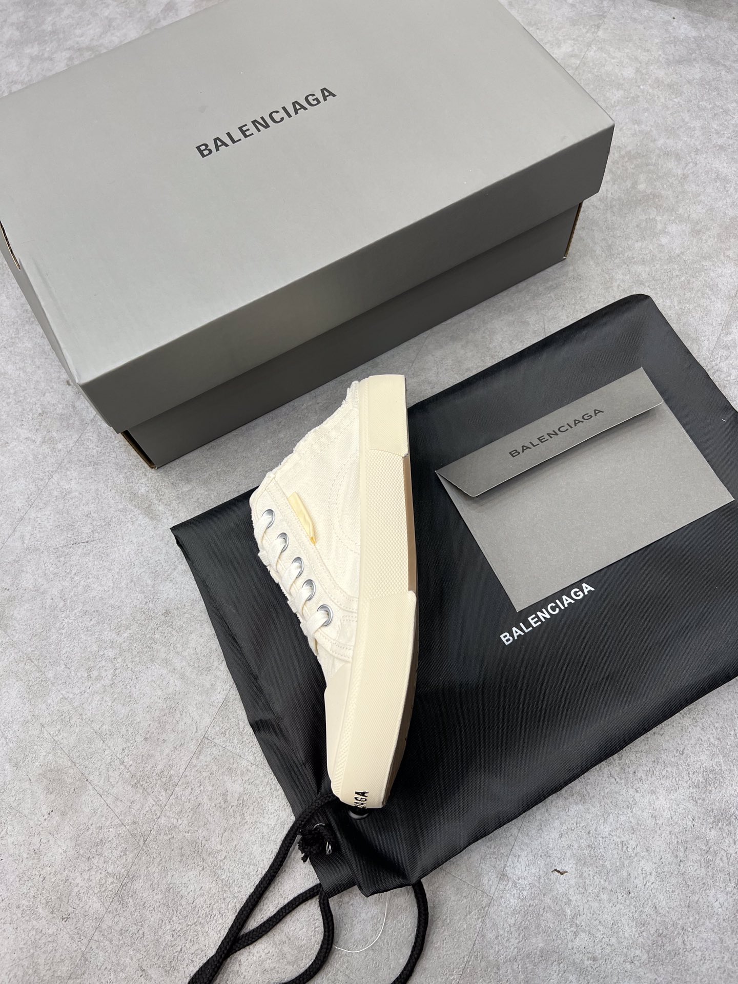 Balenciaga Paris Sneaker 4 - vstockx