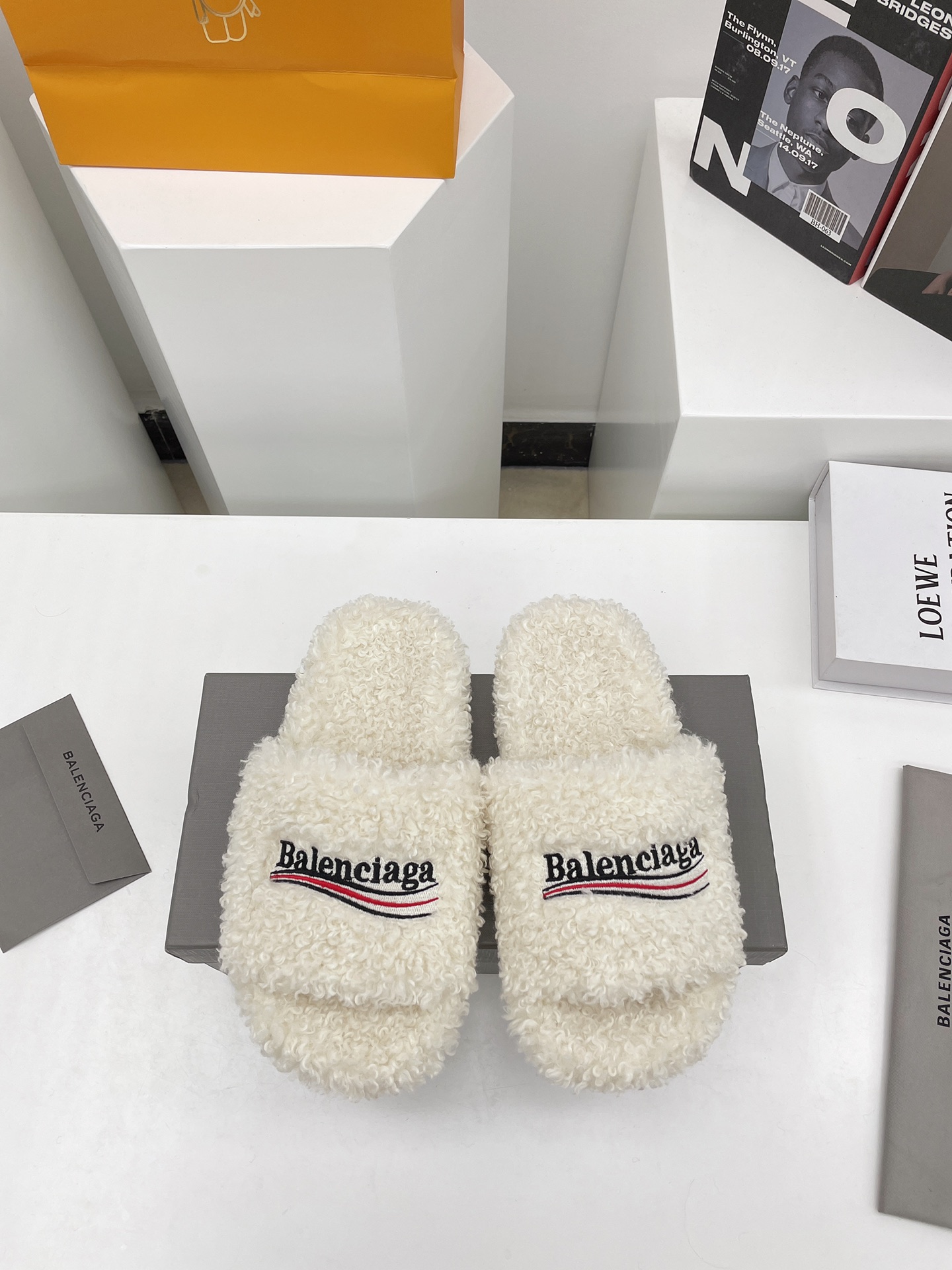 Balenciaga women 4 - vstockx
