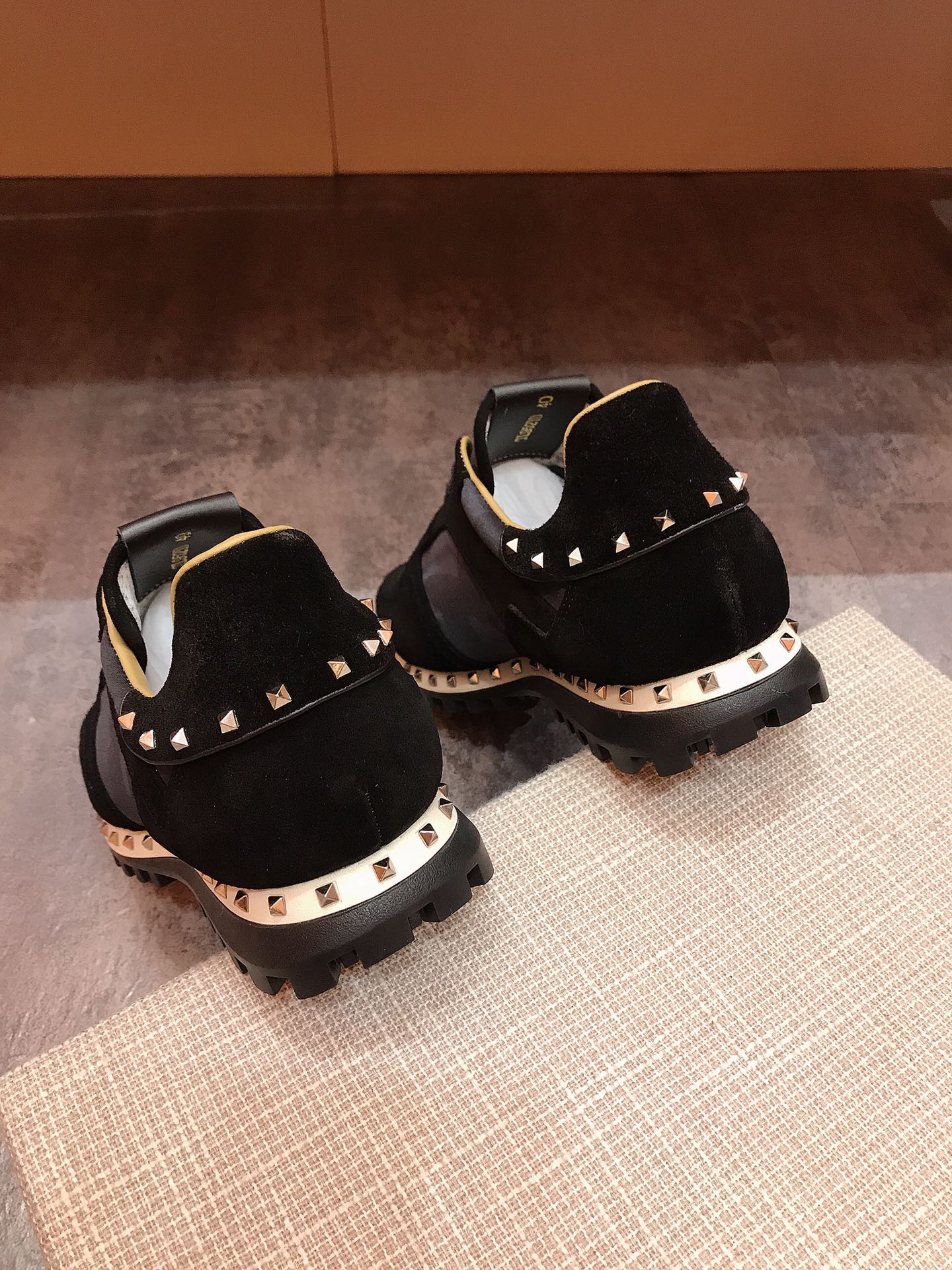 Valentino Garavani Rockrunner camouflage-print sneakers 15 - vstockx