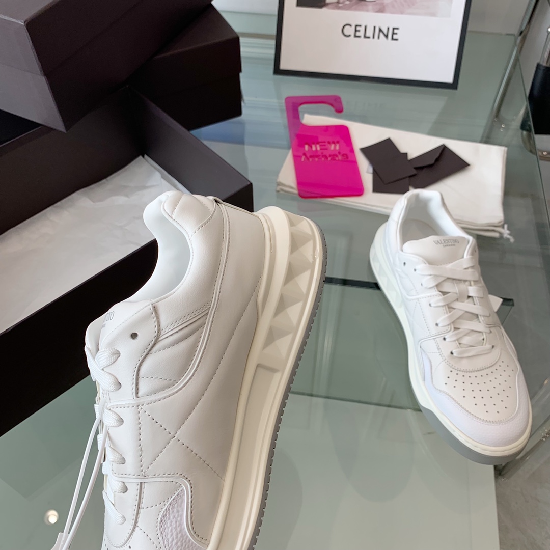 VALENTINO GARAVANI ONE STUD SNEAKER 5 - vstockx