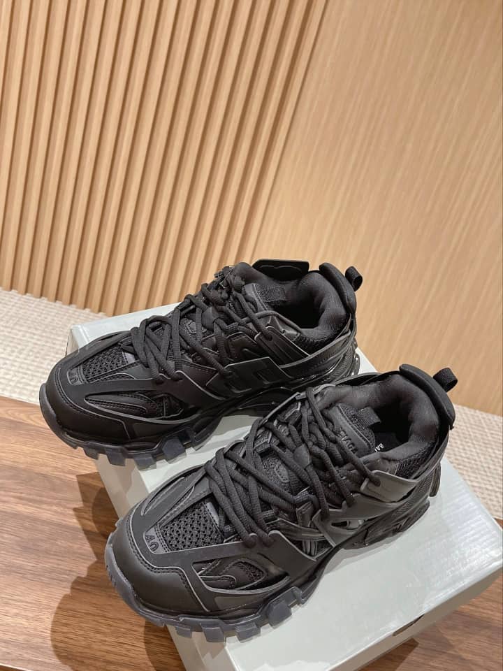 Balenciaga Track Clear Sole Black - vstockx