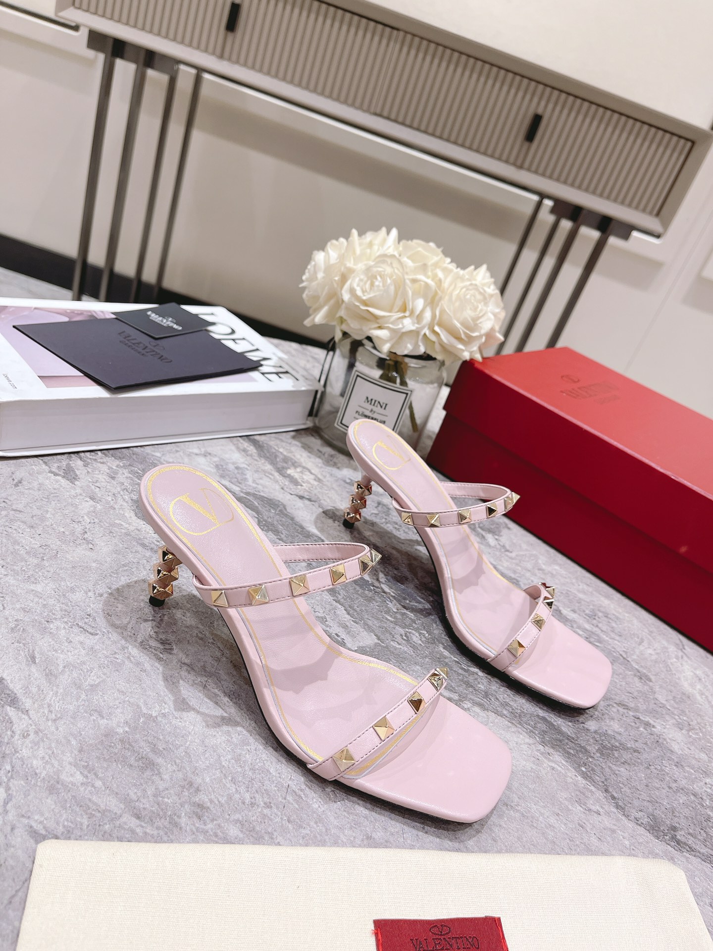 VALENTINO GARAVANI Rockstud WOMEN 3 - vstockx