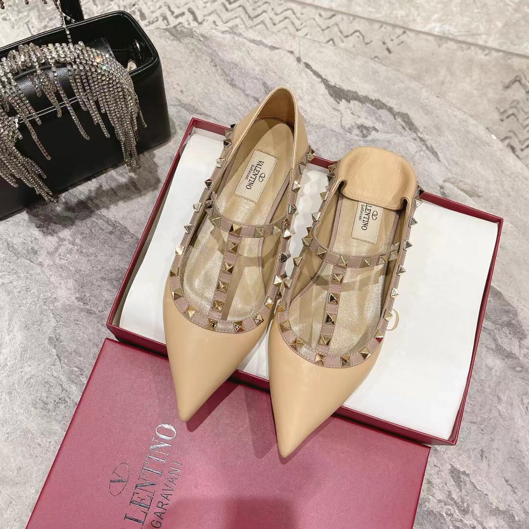 VALENTINO GARAVANI Roman Stud WOMEN 15 - vstockx