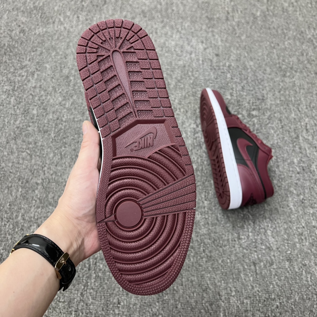 Jordan 1 Low Black Dark Beetroot (W) - vstockx