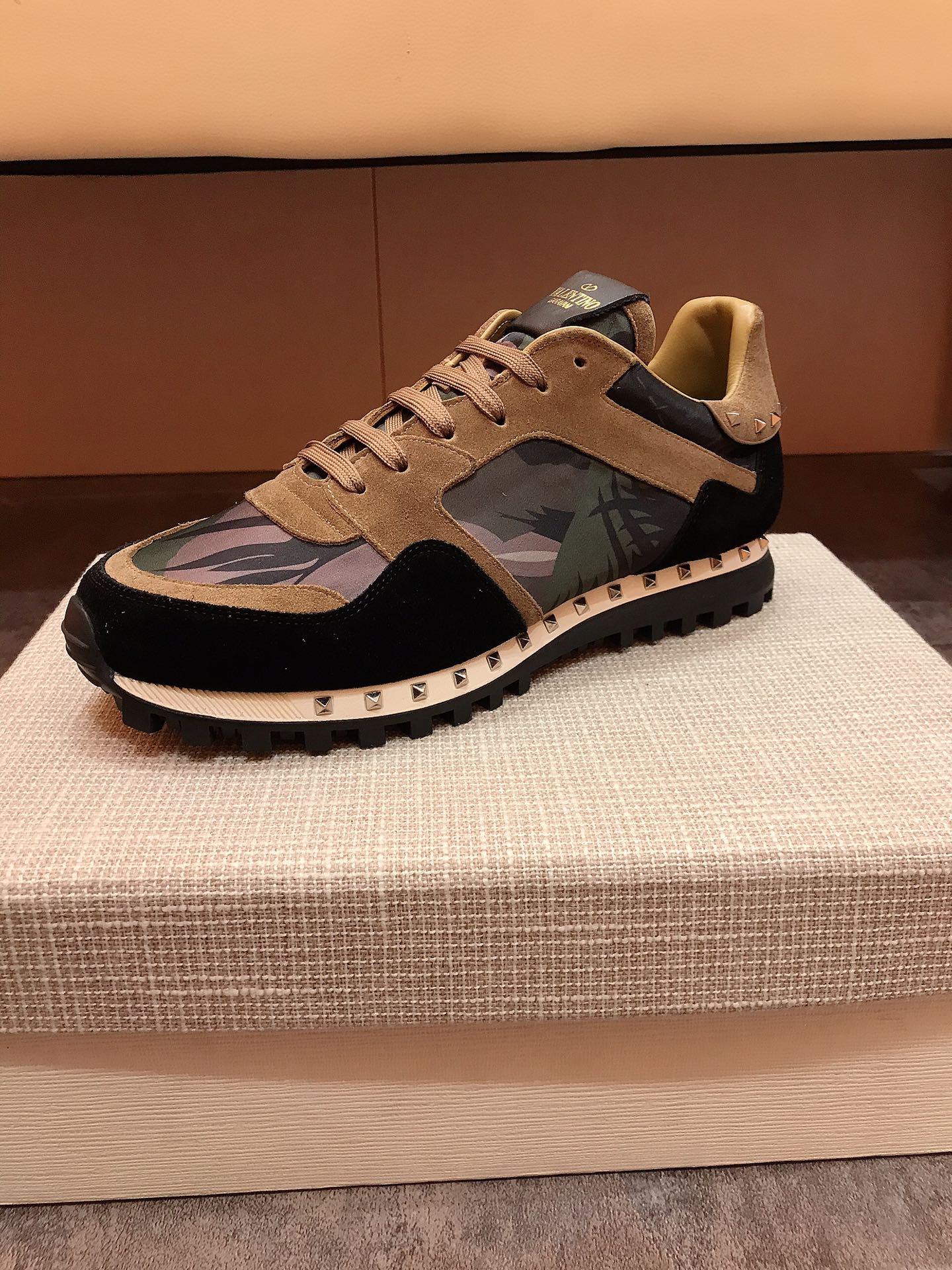 Valentino Garavani Rockrunner camouflage-print sneakers 24 - vstockx