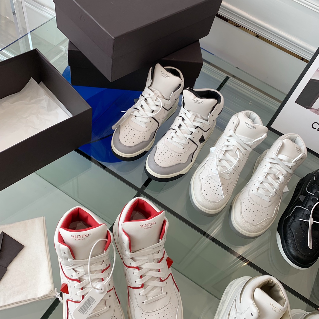 VALENTINO GARAVANI ONE STUD SNEAKER 6 - vstockx