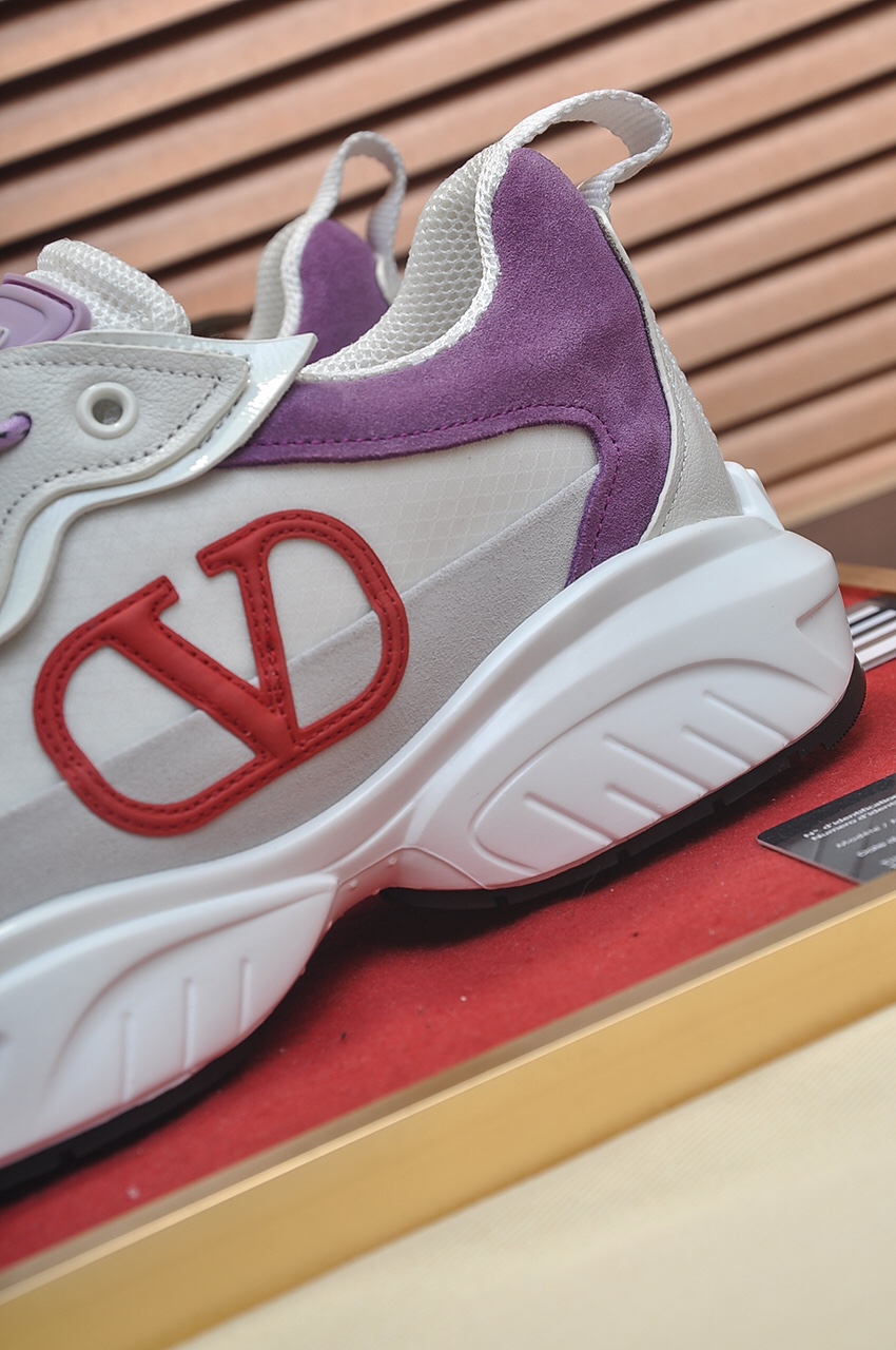 Valentino Garavani Low-top sneakers 19 - vstockx